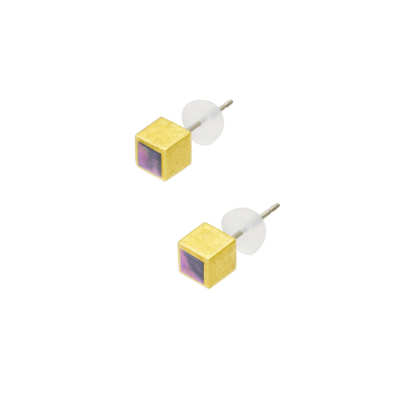 ピアス